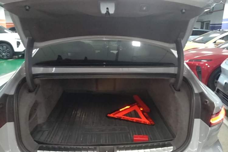 Used Nio ET7 2022 75 kWh Trunk