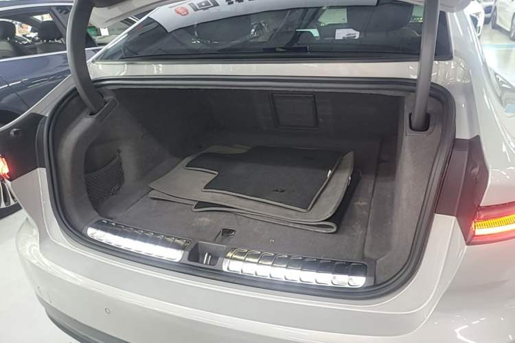 Used Nio ET7 2022 100kWh First Edition Trunk