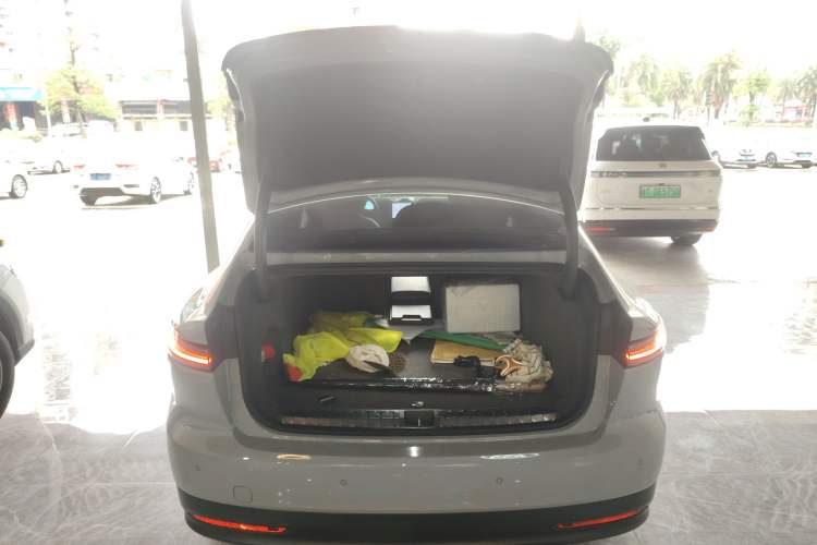 Used Nio ET7 2022 75 kWh Trunk