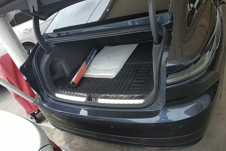 Used Nio ET7 2022 100kWh First Edition Trunk