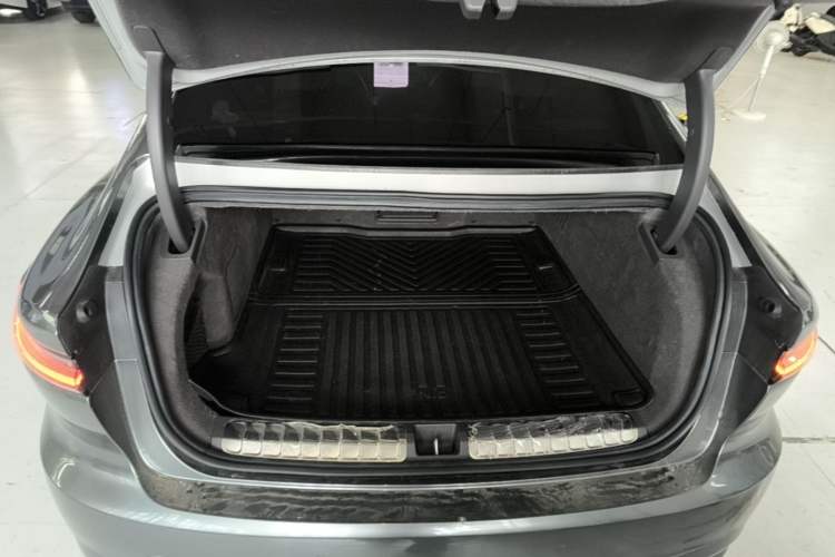 Used Nio ET7 2022 75 kWh Trunk