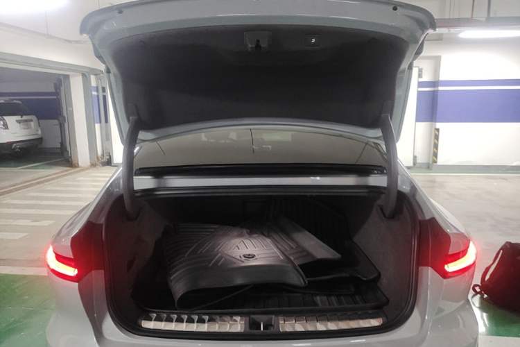 Used Nio ET7 2022 100kWh First Edition Trunk