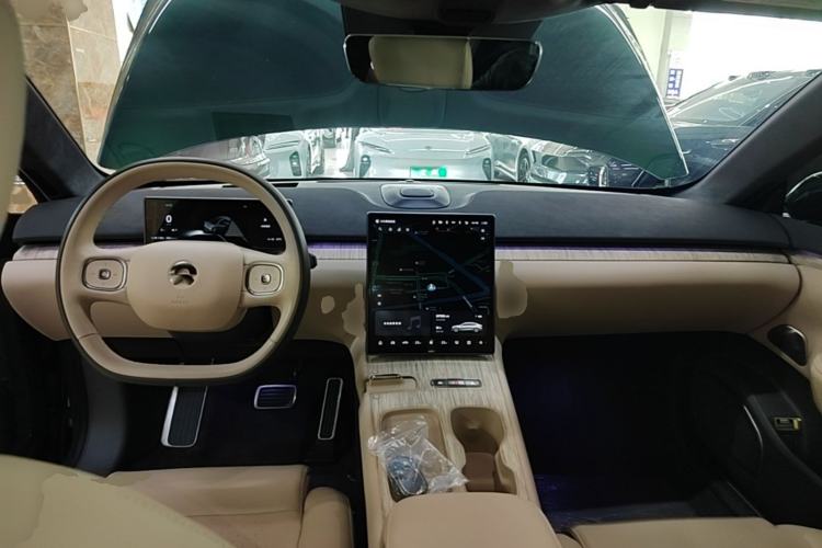 Used Nio ET7 2022 75 kWh Center Console