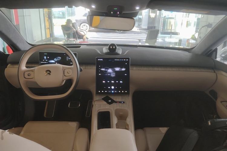 Used Nio ET7 2022 100kWh First Edition Center Console
