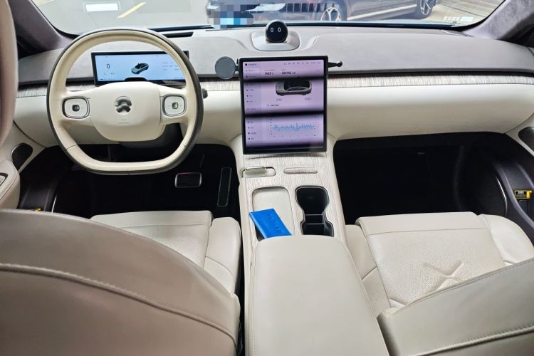 Used Nio ET7 2022 100kWh First Edition Center Console