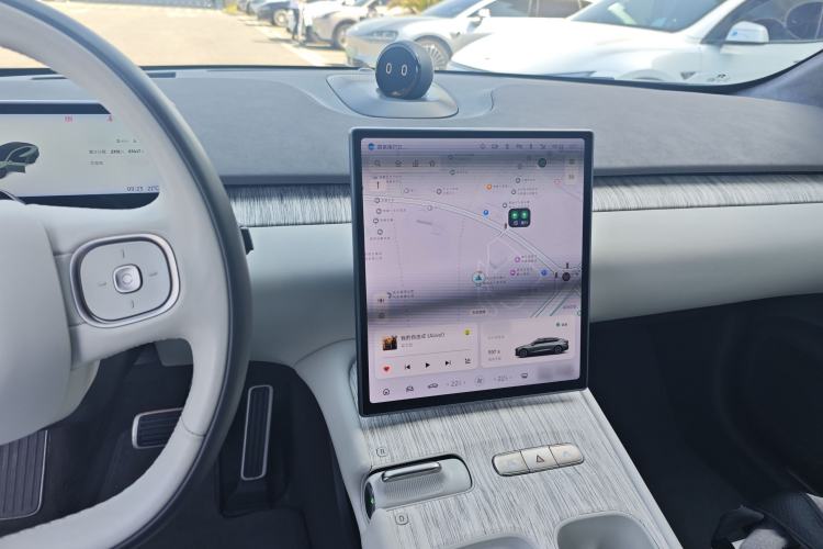 Used Nio ET7 2022 75 kWh Center Console