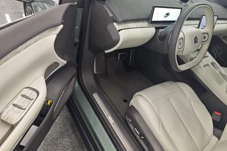 Used Nio ET7 2022 75 kWh Driver Seat