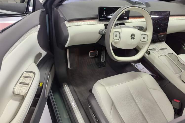 Used Nio ET7 2022 75 kWh Driver Seat