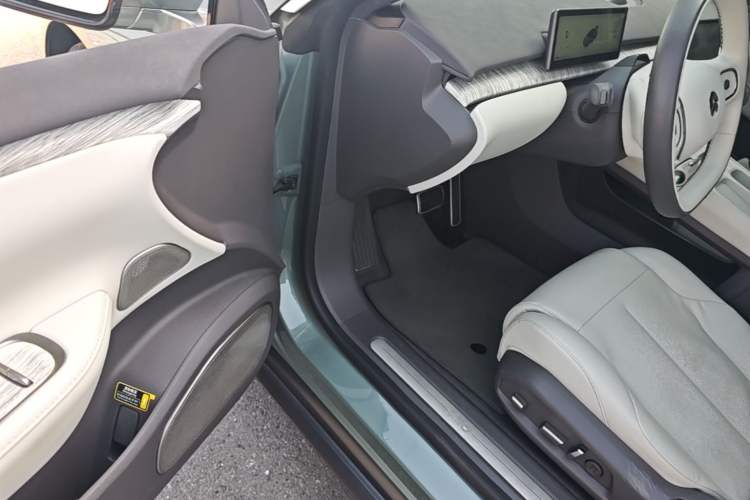 Used Nio ET7 2022 75 kWh Driver Seat