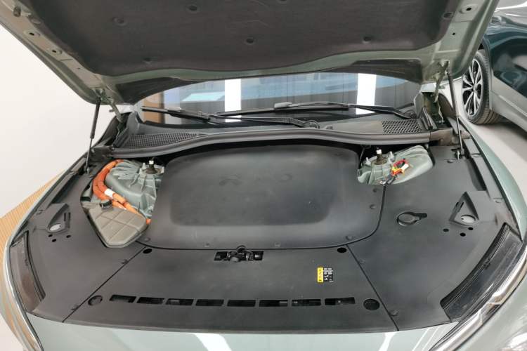 Used Nio ET7 2022 75 kWh Engine Bay