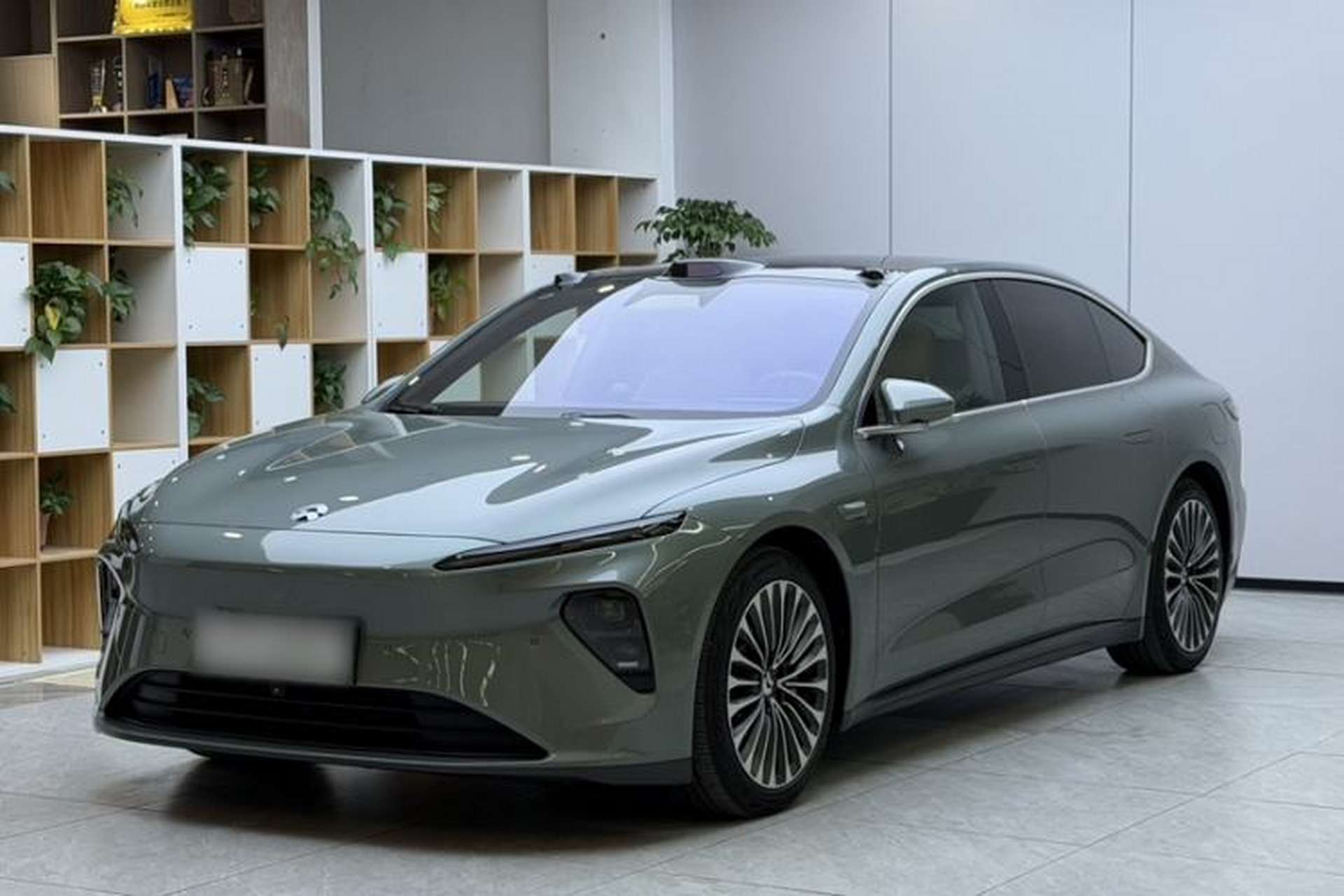 Used Nio ET7 2022 100kWh First Edition Front Left 45 Deg