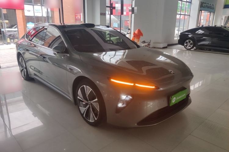 Used Nio ET7 2022 75 kWh Front Right 45 Deg