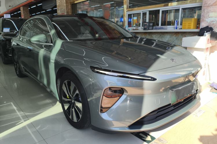 Used Nio ET7 2022 75 kWh Front Right 45 Deg