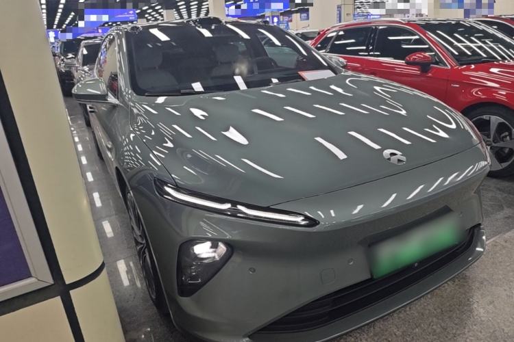 Used Nio ET7 2022 75 kWh Front Right 45 Deg