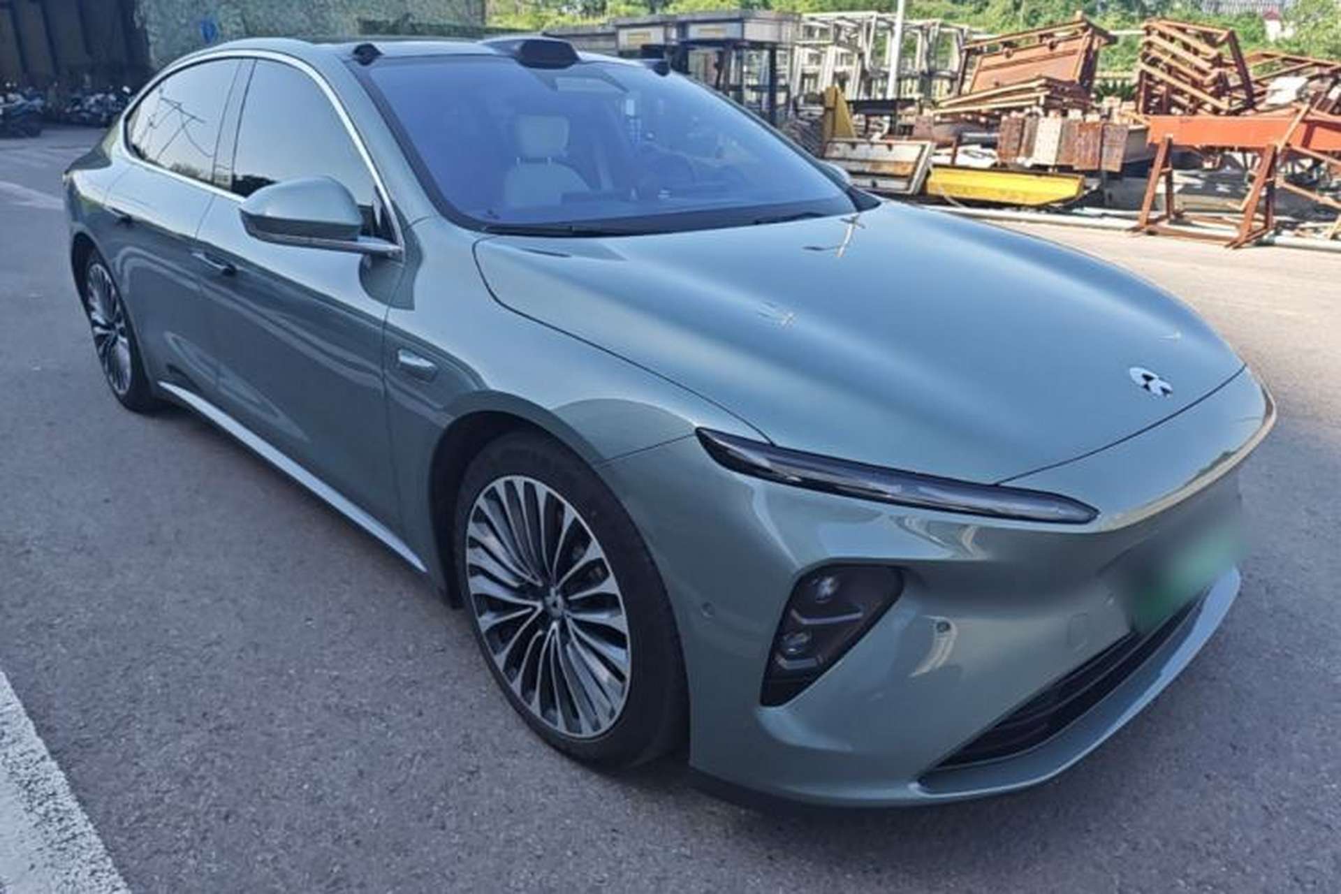 Used Nio ET7 2022 75 kWh Front Right 45 Deg