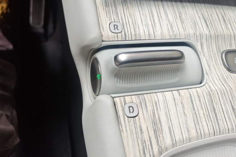 Used Nio ET7 2022 75 kWh Gear Lever