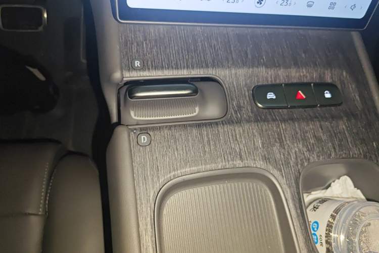 Used Nio ET7 2022 75 kWh Gear Lever