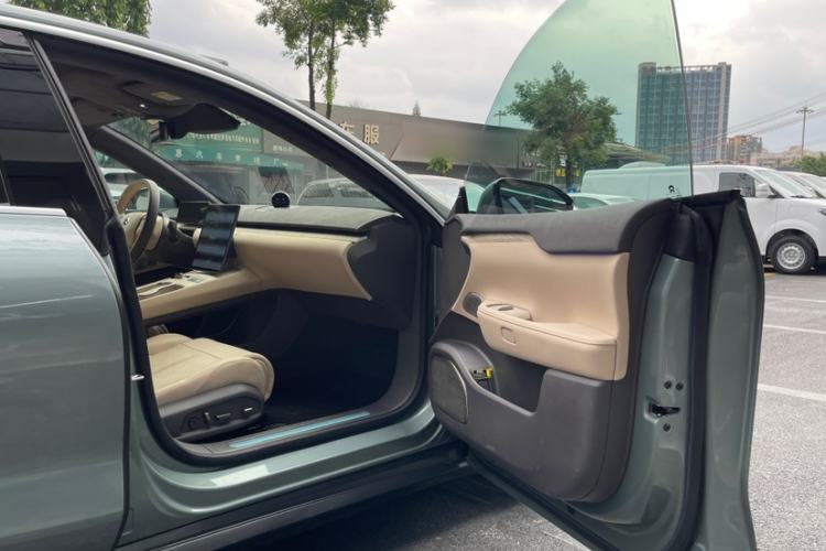Used Nio ET7 2022 75 kWh Interior 10