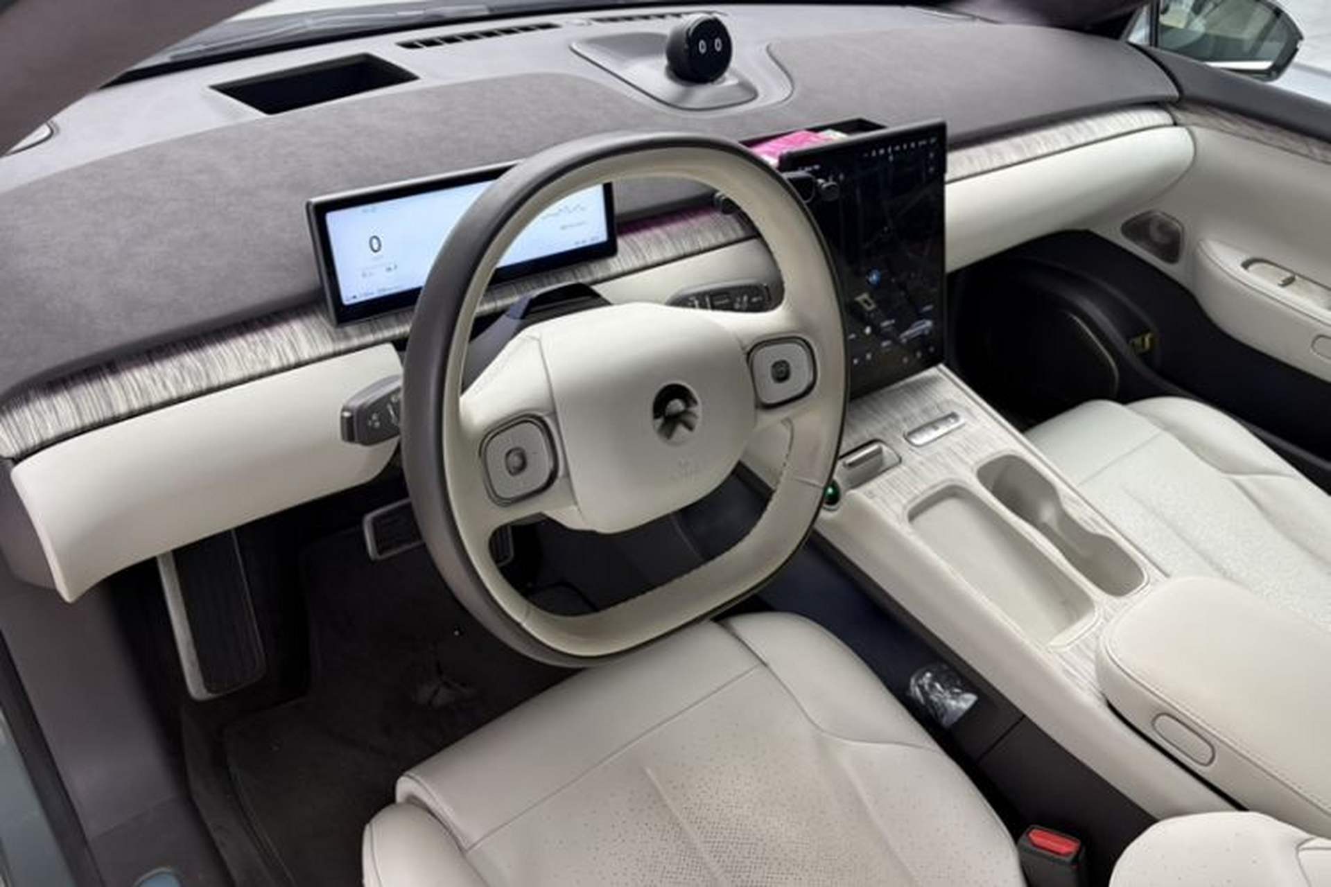 Used Nio ET7 2022 75 kWh Interior 2
