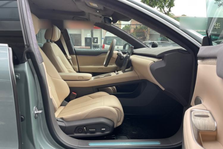 Used Nio ET7 2022 75 kWh Interior 2