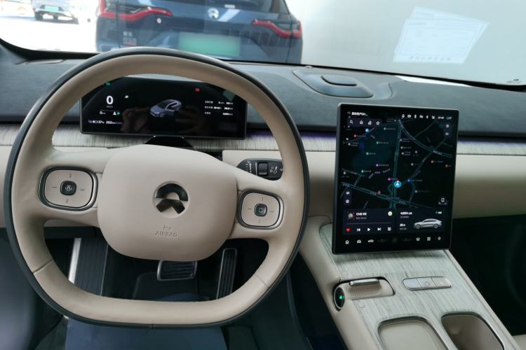 Used Nio ET7 2022 75 kWh Interior 2