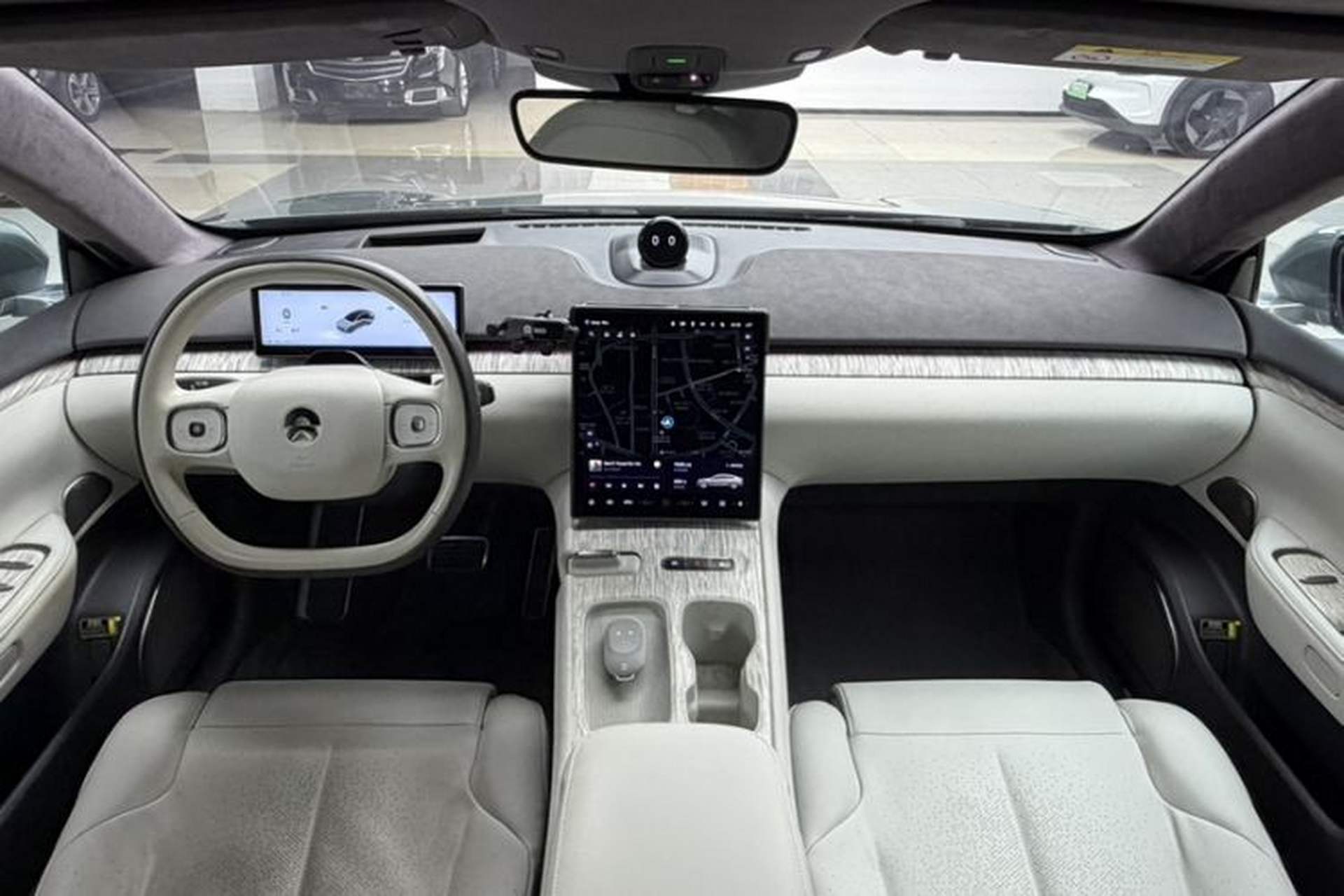 Used Nio ET7 2022 75 kWh Interior 3