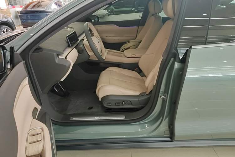 Used Nio ET7 2022 75 kWh Left Front Seat