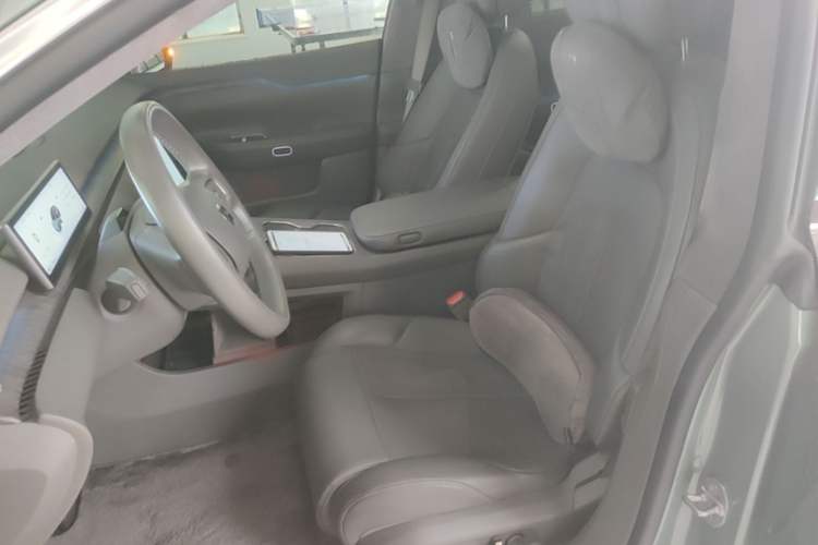 Used Nio ET7 2022 75 kWh Left Front Seat
