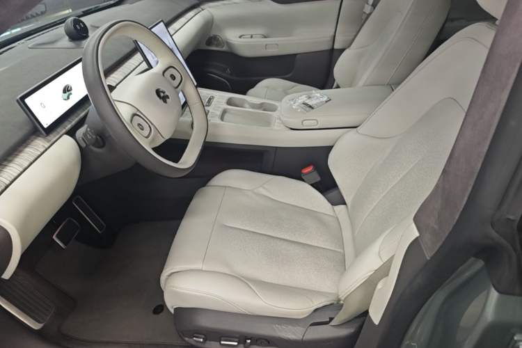 Used Nio ET7 2022 75 kWh Left Front Seat