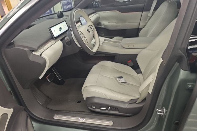 Used Nio ET7 2022 75 kWh Left Front Seat