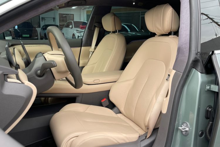 Used Nio ET7 2022 75 kWh Left Front Seat