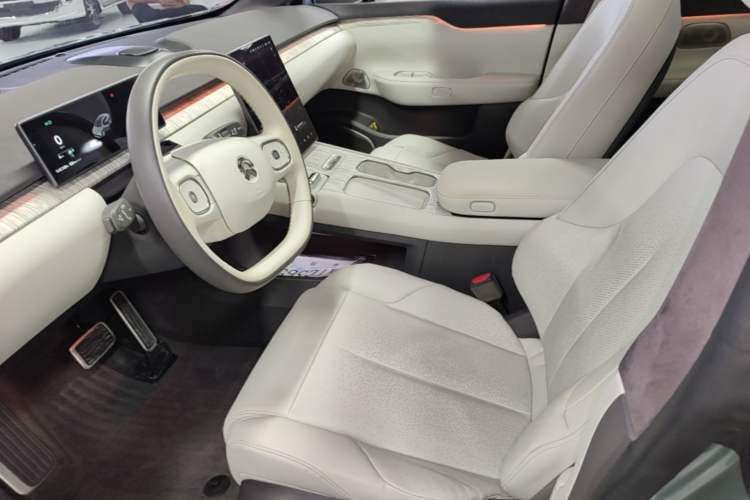 Used Nio ET7 2022 75 kWh Left Front Seat