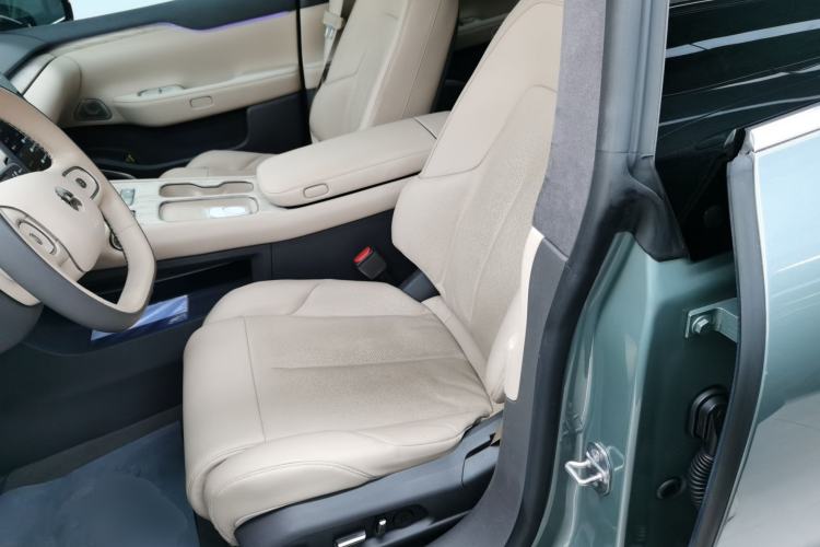 Used Nio ET7 2022 75 kWh Left Front Seat