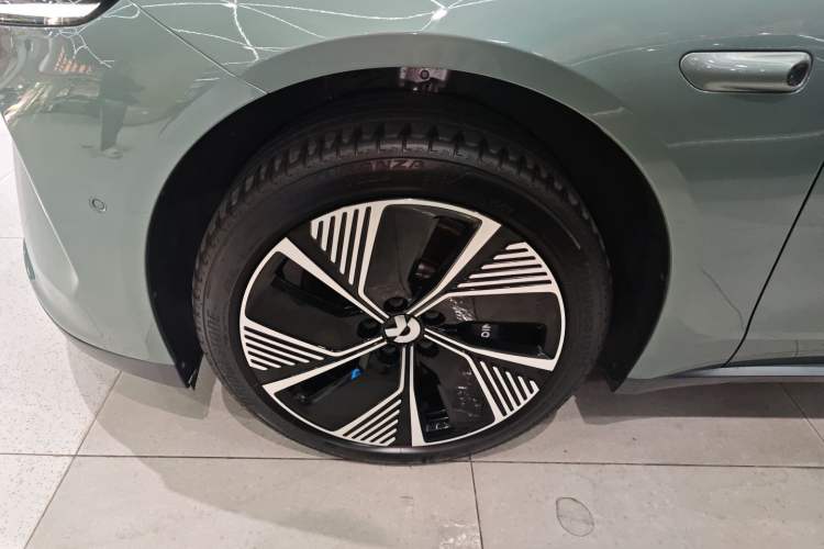 Used Nio ET7 2022 100kWh First Edition Left Front Wheel Hub