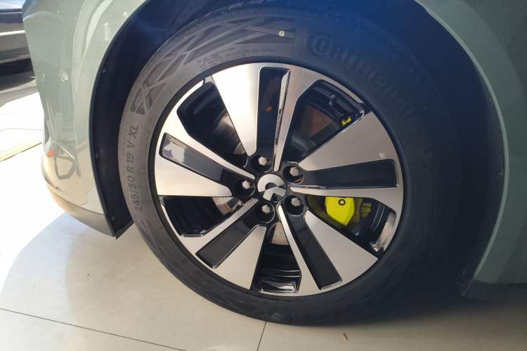 Used Nio ET7 2022 75 kWh Left Front Wheel Hub