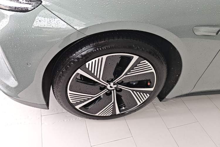 Used Nio ET7 2022 100kWh First Edition Left Front Wheel Hub