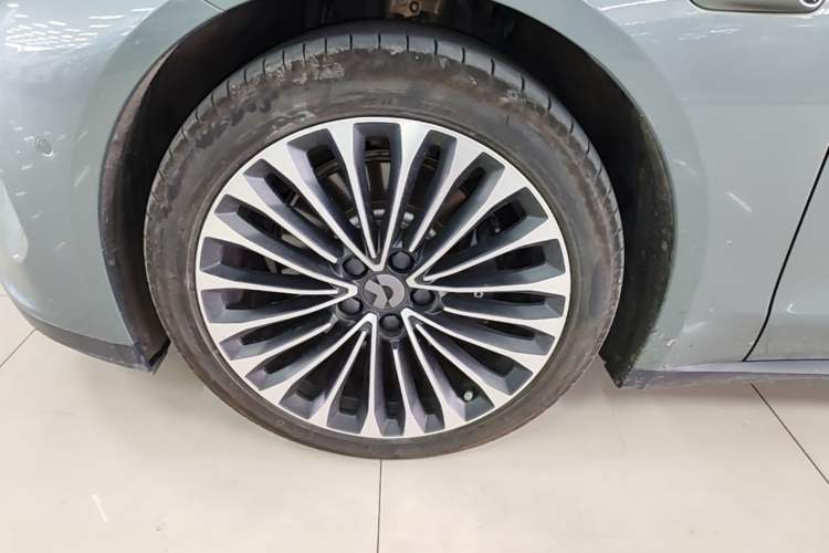 Used Nio ET7 2022 100kWh First Edition Left Front Wheel Hub