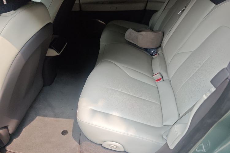 Used Nio ET7 2022 75 kWh Left Rear Seat
