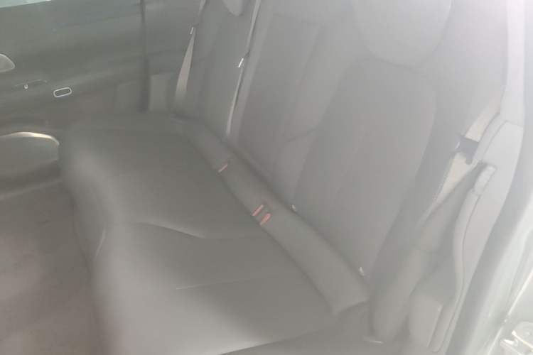 Used Nio ET7 2022 75 kWh Left Rear Seat
