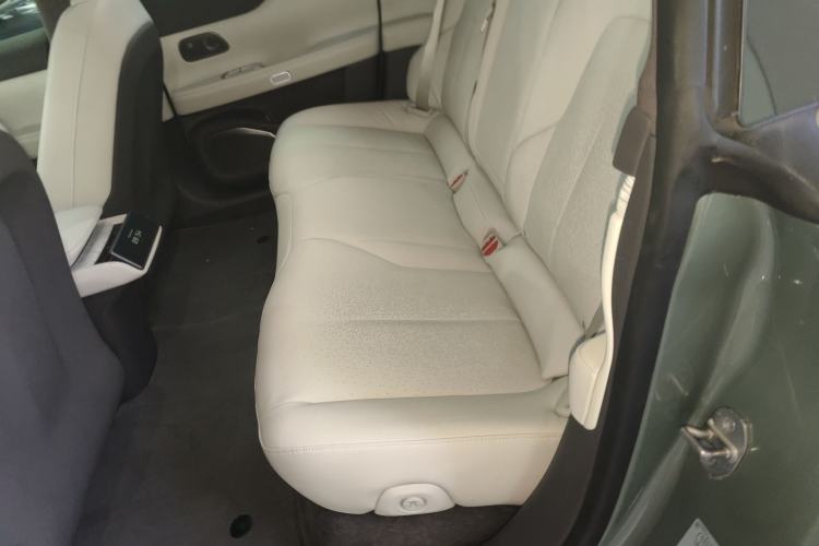 Used Nio ET7 2022 75 kWh Left Rear Seat