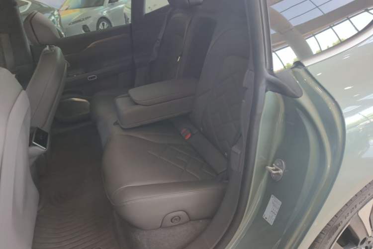 Used Nio ET7 2022 100kWh First Edition Left Rear Seat