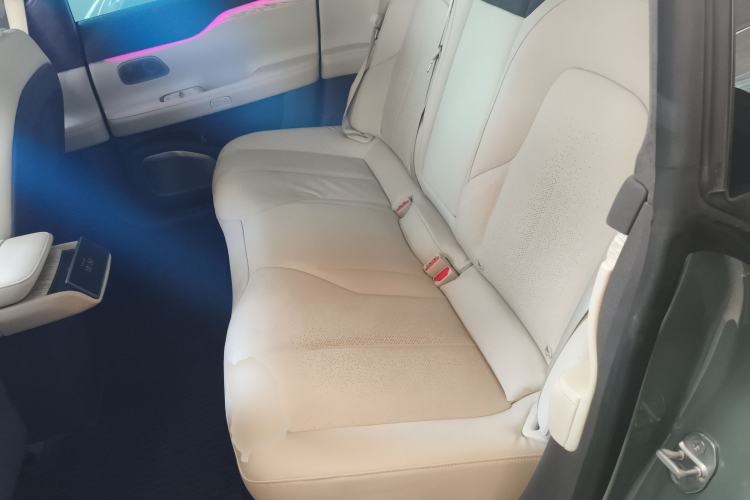 Used Nio ET7 2022 75 kWh Left Rear Seat