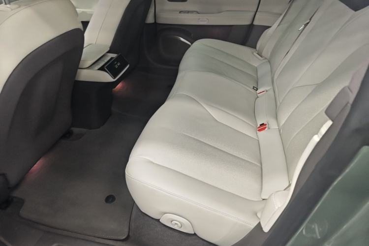 Used Nio ET7 2022 75 kWh Left Rear Seat