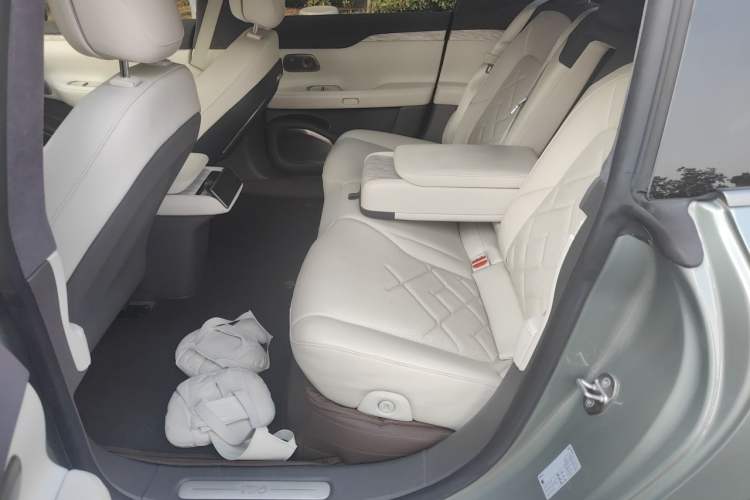 Used Nio ET7 2022 100kWh First Edition Left Rear Seat