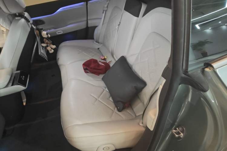 Used Nio ET7 2022 100kWh First Edition Left Rear Seat