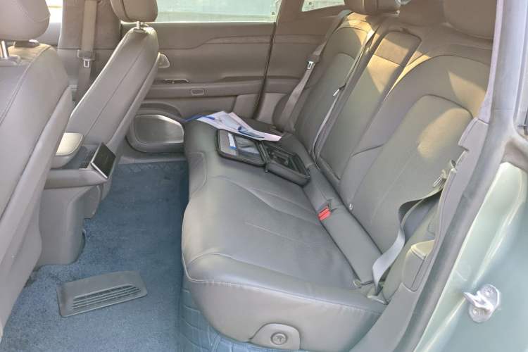 Used Nio ET7 2022 75 kWh Left Rear Seat