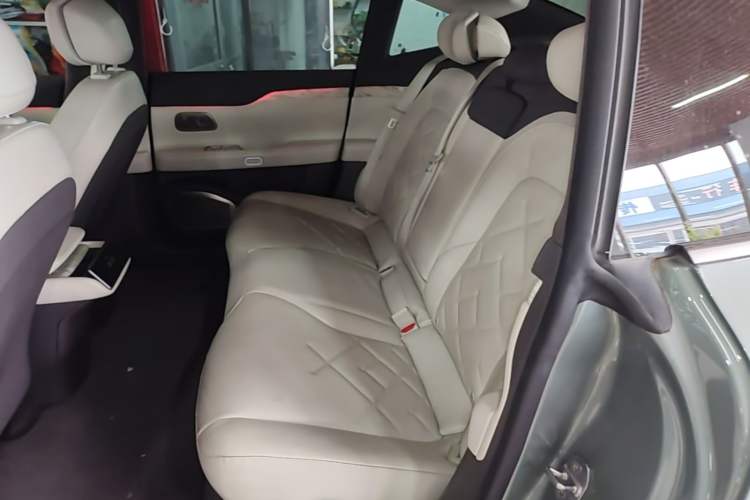 Used Nio ET7 2022 100kWh First Edition Left Rear Seat