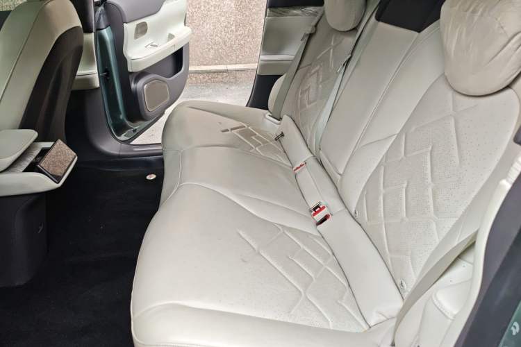 Used Nio ET7 2022 100kWh First Edition Left Rear Seat