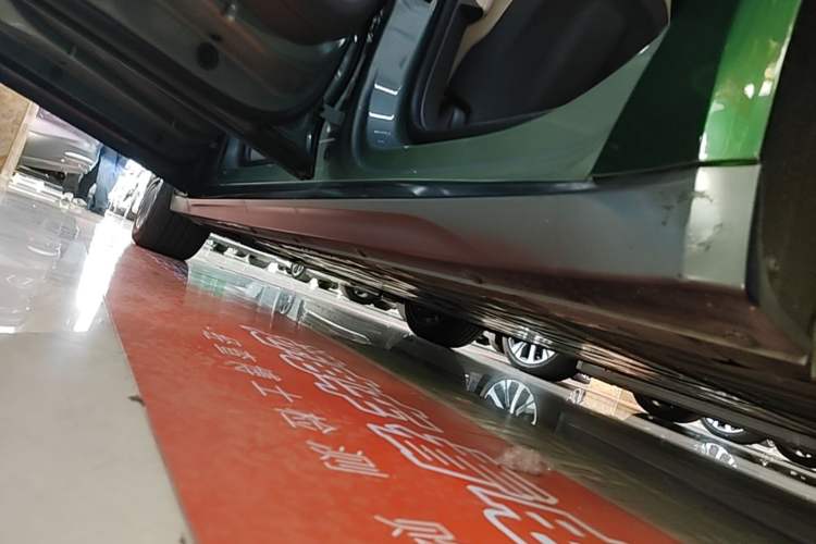 Used Nio ET7 2022 75 kWh Left Side Sill
