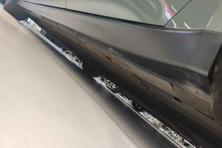 Used Nio ET7 2022 100kWh First Edition Left Side Sill